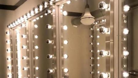 What are the most popular Vanity Light features?