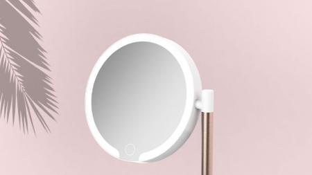 How to choose a desktop LED makeup mirror